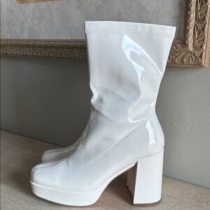 Dream Paris, women’s white midcalf platform retro gogo boots size 8